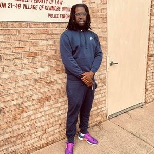 Meet your Posher, Falayoo